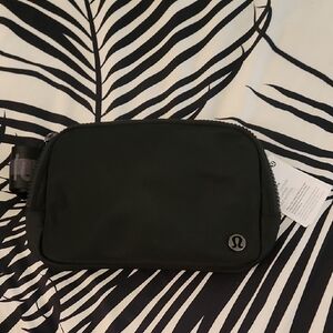 Lululemon Everywhere Belt Bag 1L